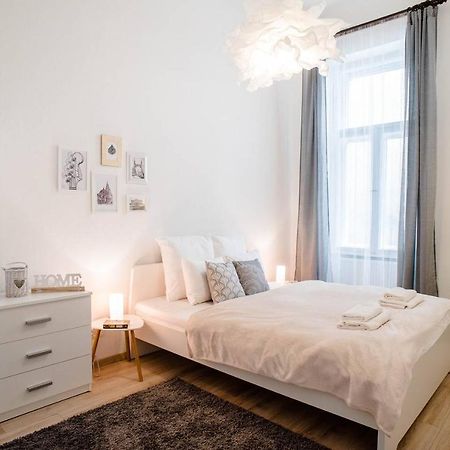 Comfy, Renewed 3 Bedroom Apt In Center Budapest Exterior foto