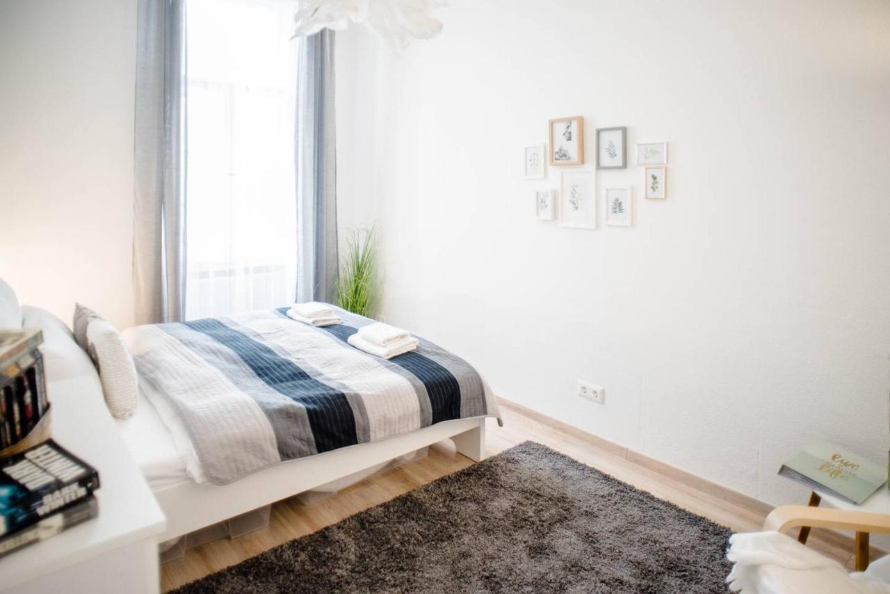 Comfy, Renewed 3 Bedroom Apt In Center Budapest Exterior foto